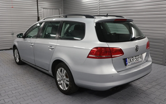 Volkswagen Passat cena 29999 przebieg: 236000, rok produkcji 2012 z Białystok małe 121